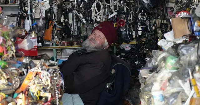 72 yaşındaki elektrik ustası, 25 yıldır biriktirdiği malzemelerle dükkanını adeta müzeye çevirdi Kastamonu Haberleri