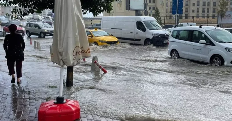 İstanbul da yağmur durmayacak! AKOM dan yeni uyarı: Zorunlu olmadıkça çıkmayın