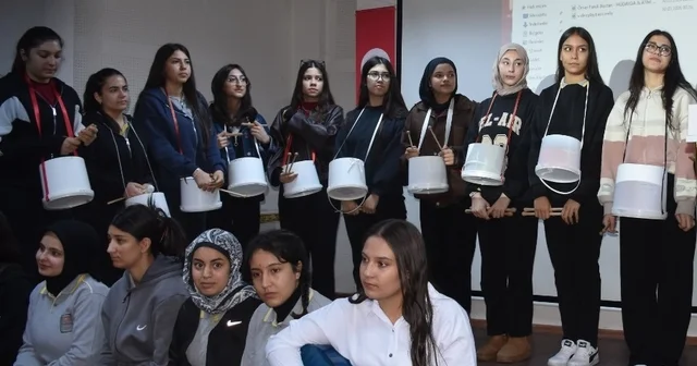 Liselilerden geri dönüşüm orkestrası Gaziantep Haberleri