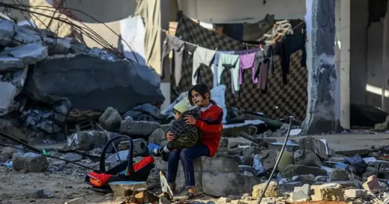 Gazzeli çocuklar ateşkesin gölgesinde açlıkla savaşıyor