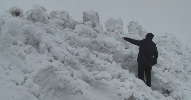 Kars ta Mart sonunda kış geri döndü: Boğatepe Geçidi ve köyler kar altında Kars Haberleri