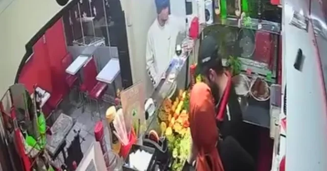 SMA lı çocuk için konulan bağış kumbarasını çaldı; o anlar kamerada Sakarya Haberleri