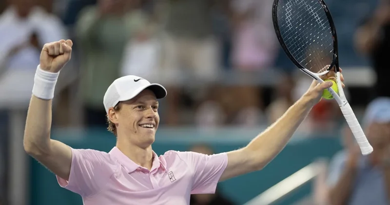Jannik Sinner Sunshine Double yaptı! Kortta tarih yazdı Sözcü Gazetesi