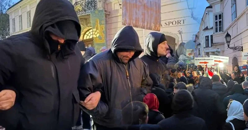 Sokağa inen gizemli siyahlı adamlar Avrupa ülkesini ikiye böldü Sözcü Gazetesi