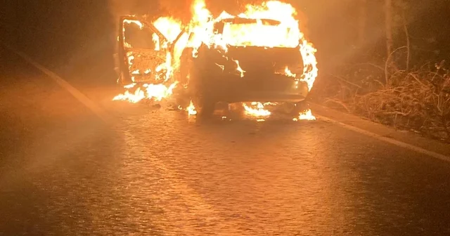 Seyir halindeyken alev alan otomobil yandı Bursa Haberleri