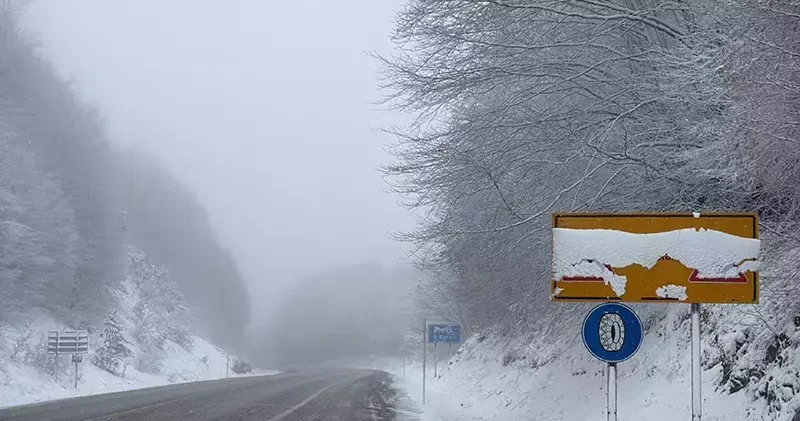Domaniç İnegöl yolunda kar ve sis