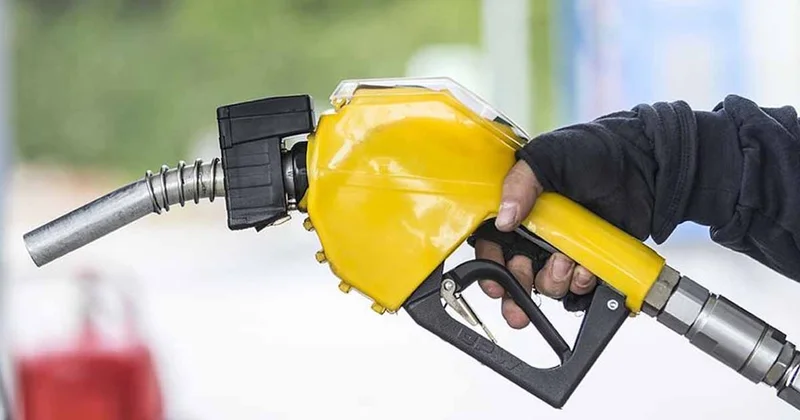 Akaryakıtta 200 dolar için tarih verildi! Dev şirketten felaket uyarısı: Çöküş başladı Sözcü Gazetesi