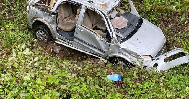 Uçuruma yuvarlanan aracın sürücüsü ile onu kurtarırken fenalaşan görevli, hastaneye kaldırıldı Artvin Haberleri