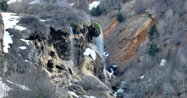 Tabiat parkı ilan edilen Dipsizgöl Şelalesi nde düzenleme çalışması Sivas Haberleri