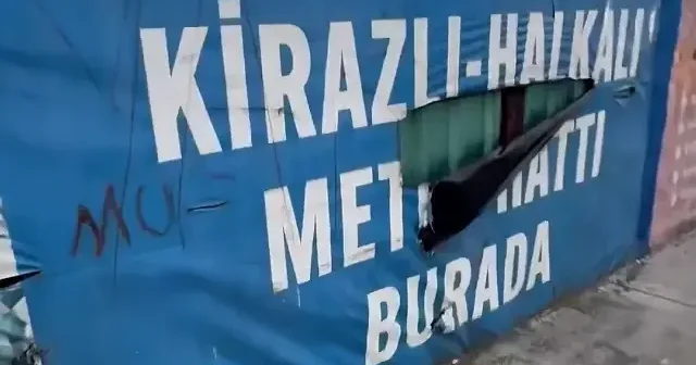 Reklam tabelalarının arkasına saklanan İBB çapsızlığı VİDEO İZLE