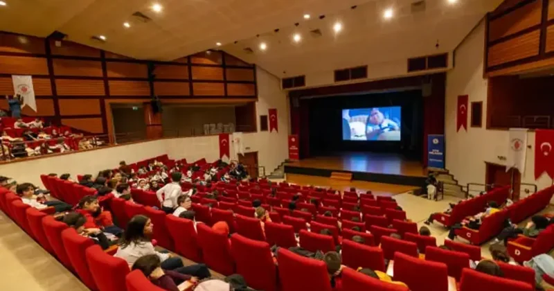 Ümraniye’de sanat rüzgarı: Çocukların neşesi kültür merkezlerini ısıtıyor