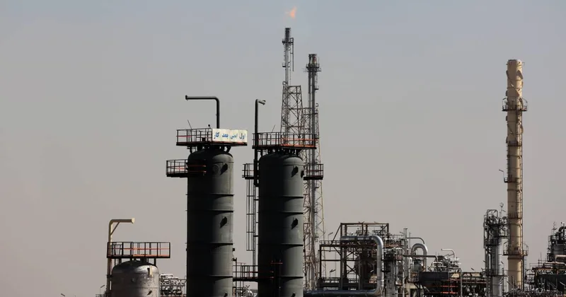 İran petrol üretiminde zorunlu kısıntı eşiğinde