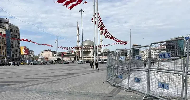 Taksim de 1 Mayıs hazırlıkları sürüyor