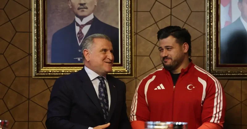 Şampiyon güreşçilerden Bakan Bak a ziyaret!