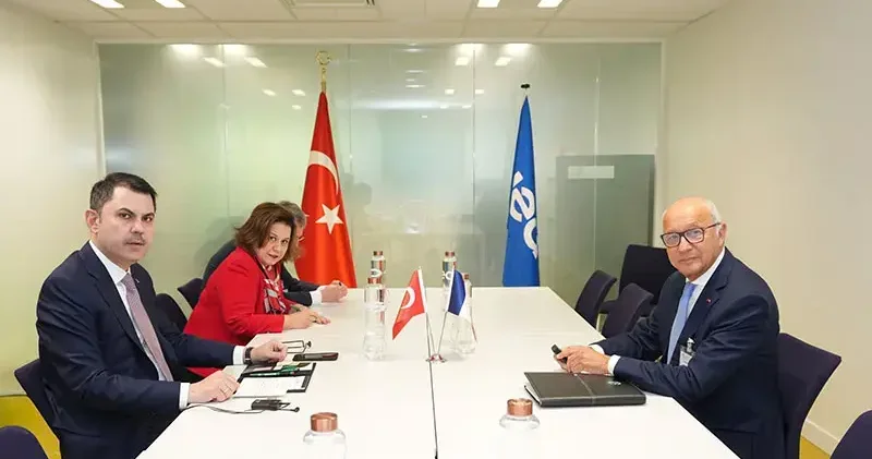 Bakan Kurum, Fransa’da