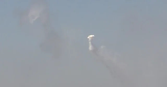 İsrail Lübnan’ın güneyini uluslararası hukukta yasaklı olan fosfor bombalarıyla vurdu VİDEO İZLE