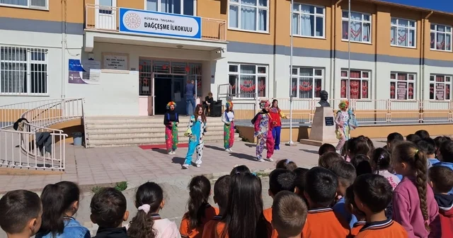 Tavşanlı Hayme Ana MTAL öğrencilerinden kardeş okullara bayram hediyesi Kütahya Haberleri