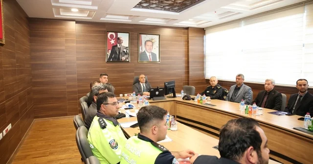 1 Mayıs ta emniyetin aldığı tedbirler masaya yatırıldı Afyonkarahisar Haberleri