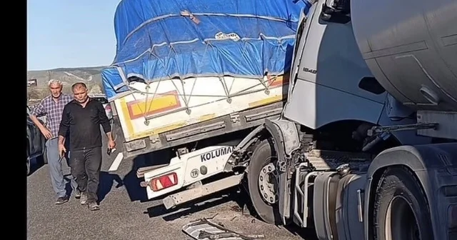 Bozüyük te 2 tır çarpıştı, 1 yaralı Bilecik Haberleri