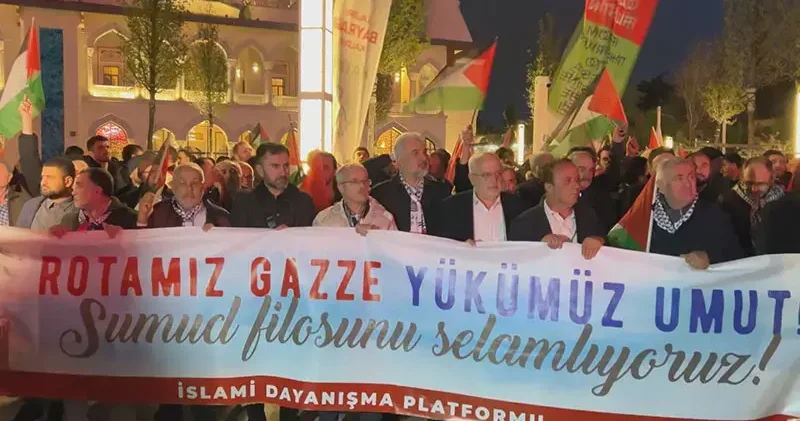 Sumud Filosu na yönelik saldırıları protesto eden grup İsrail Konsolosluğu na yürüdü