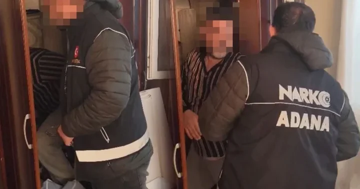 Adana da 33 firari hükümlü yakalandı! Elbise dolabında çarşafa sarılmış halde yakalandı