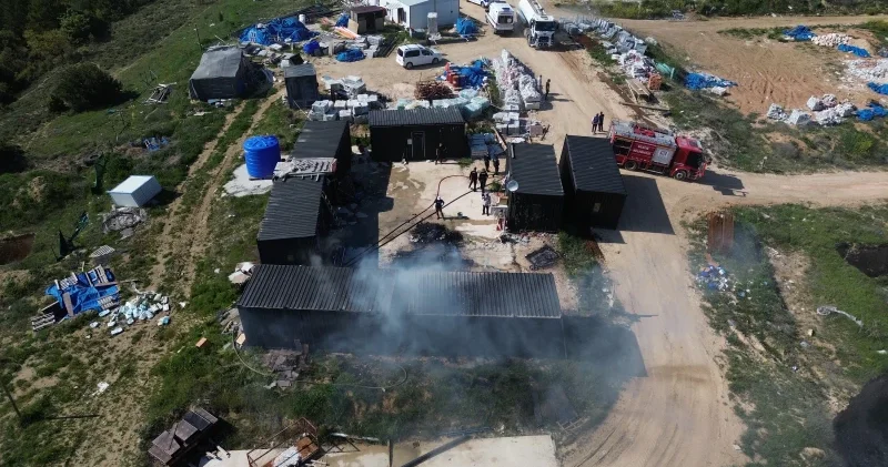 Bilecik te şantiye deposunda çıkan yangın kontrol altına alındı Gündem Haberleri