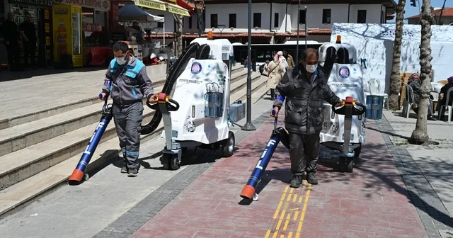 Akülü süpürgeler Isparta sokaklarında Isparta Haberleri
