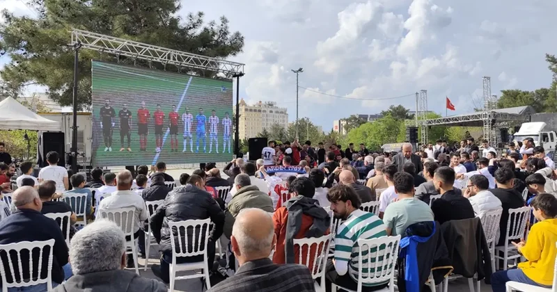 Mardin taraftarları play off maçını dev ekranda takip etti!