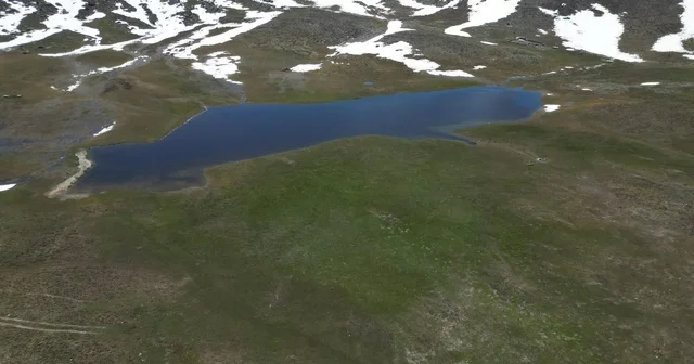 Bahar ve kış mevsimi aynı anda görüntülendi, ortaya eşsiz manzara çıktı Afyonkarahisar Haberleri