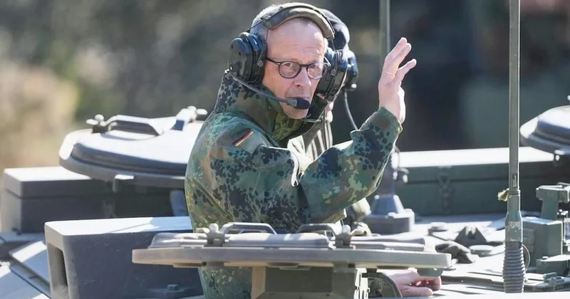 Merz kamuflajları giydi, savaşa hazırlık mesajı verdi: 2. Dünya Savaşı ndan sonra bir ilk Sözcü Gazetesi