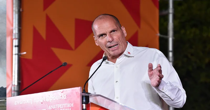 Eski Yunanistan Maliye Bakanı Varoufakis, Küresel Sumud Filosu na müdahalede ülkesini suçladı