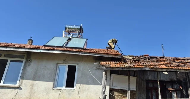 Burdur da çıkan yangında ev ve ahır zarar gördü Burdur Haberleri