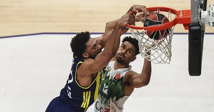 Fenerbahçe Beko, Zalgiris i devirerek durumu 2 0 yaptı! Final Four a bir adım kaldı