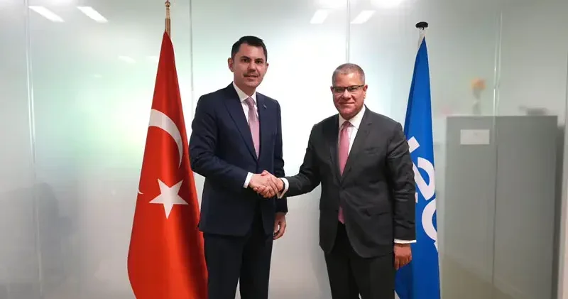 Bakan Kurum, COP26 Başkanı Sharma ile görüştü