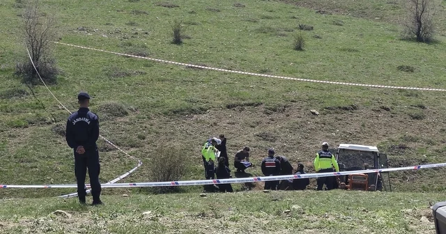 Çorum da traktör dere yatağına devrildi: 1 ölü, 3 yaralı Çorum Haberleri