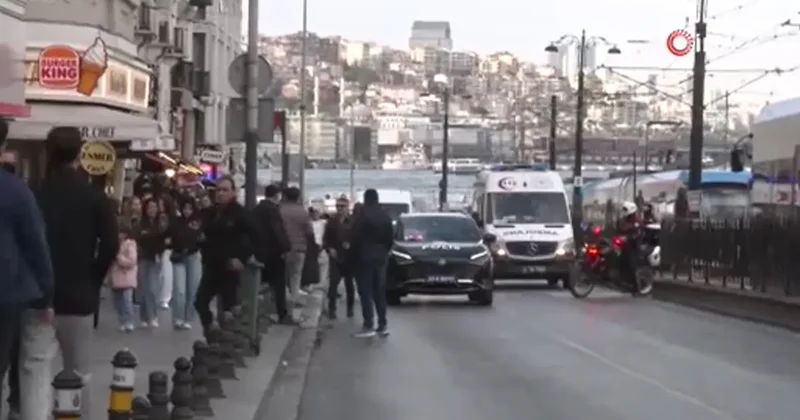 Çatıya çıkıp etrafa kiremit ve şişe attı, polisin 1 saatlik çalışmasıyla indirildi