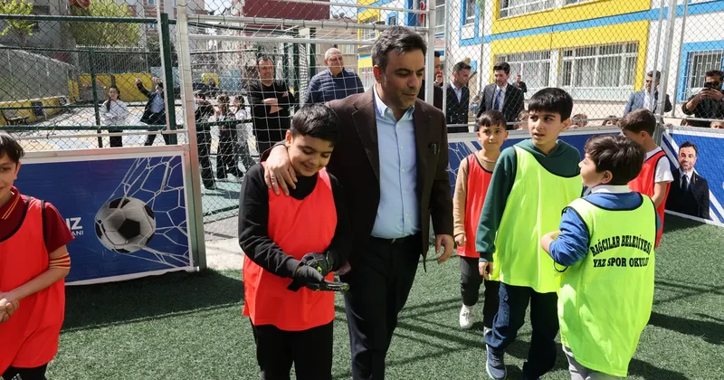 Bağcılar’da sporla büyüyen bir nesil hedefleniyor: 35 noktaya mini saha