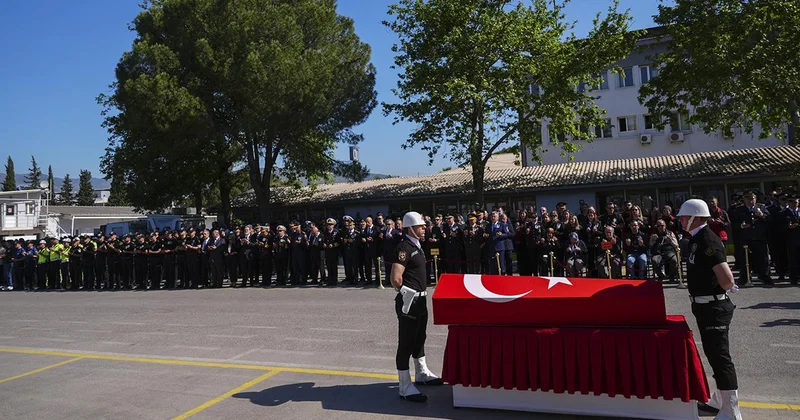Trafik kazasında şehit olan polis Serkan Hızlı için tören düzenlendi