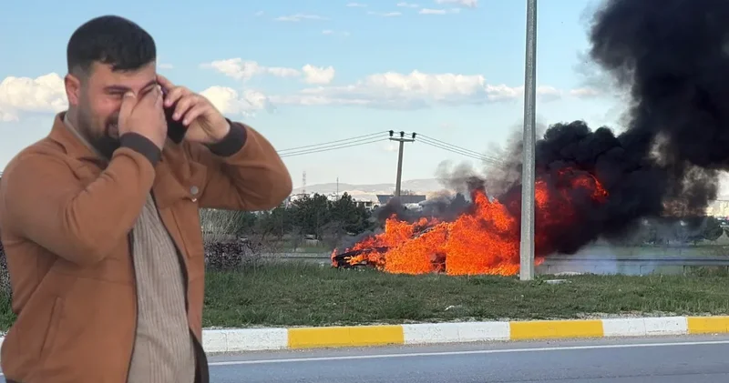 Seyir halindeki otomobili alev topuna döndü: Sürücü gözyaşları içinde izledi