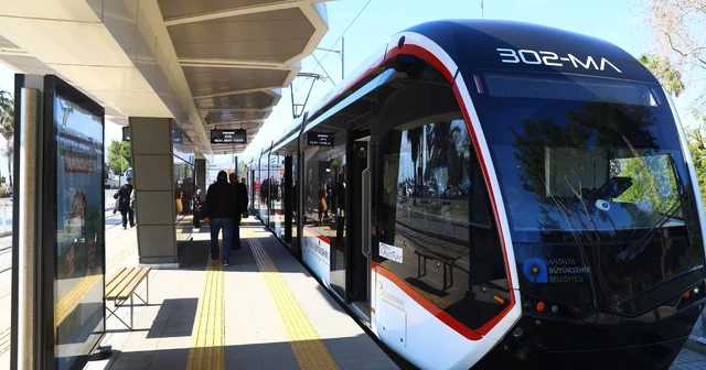 Büyükşehir in toplu ulaşım araçları 1 Mayıs ta ücretsiz yolcu taşıyacak Antalya Haberleri