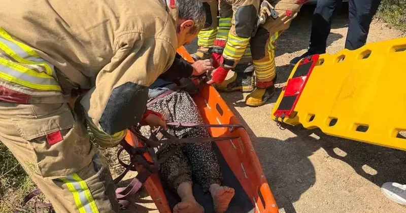 Antakya’da traktörün altında kalan kadın yaralandı