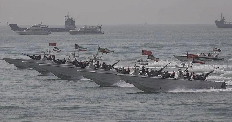 Küçük botlar, büyük tehdit: İran’ın “sivrisinek filosu” ne anlatıyor?