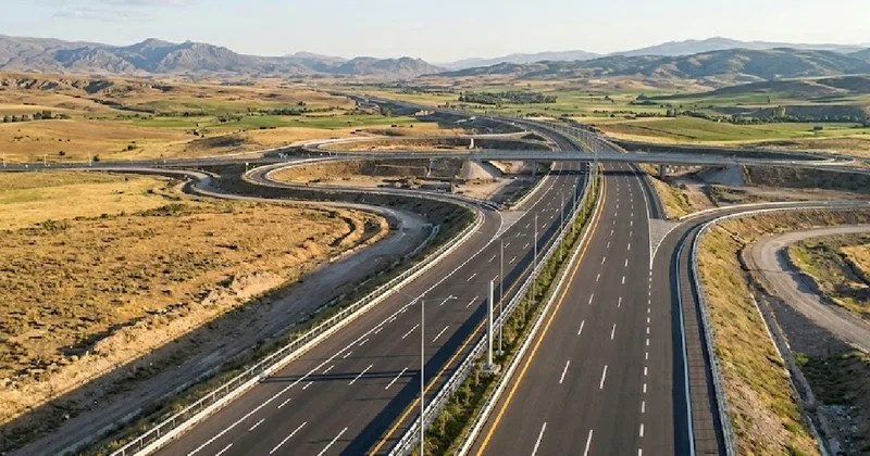 Yeni yol Türkiye de 42 ili birbirine bağlayacak: 2 şehir merkez olacak Sözcü Gazetesi