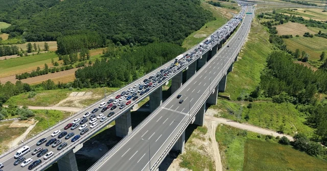 Kuzey Marmara Otoyolu nun Kocaeli geçişinde bayram trafiği Kocaeli Haberleri