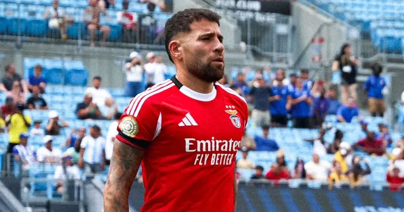 Arjantinli yıldız futbolcu 16 yıl sonra ülkesine döndü Sözcü Gazetesi
