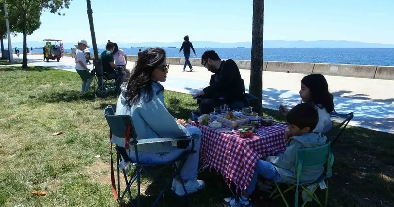 Bayramın 4. gününde Pendik ve Kartal sahillerinde yoğunluk