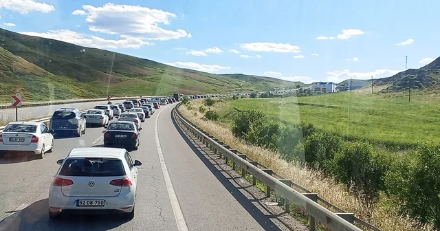 Trabzon dan batıya dönüş kabusu: Ankara ve İzmir yolları tamamen kilitlendi Trabzon Haberleri