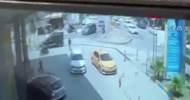 Yol verme kavgası kanlı bitti: Taksiciyi defalarca bıçaklayıp kaçtı
