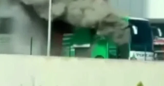 Amasya da korkutan yangın: Yolcu otobüsü küle döndü VİDEO İZLE