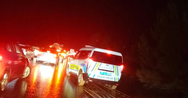 Dere taşması yolu tek şeride düşürdü Bilecik Haberleri
